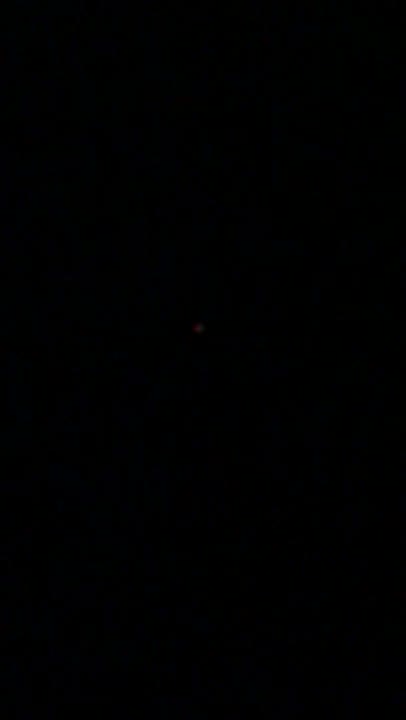Light / Orb, Chevron / V-Shape sighting
